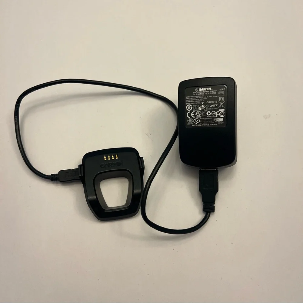 Garmin Forerunner 305‎ Charger and Cube